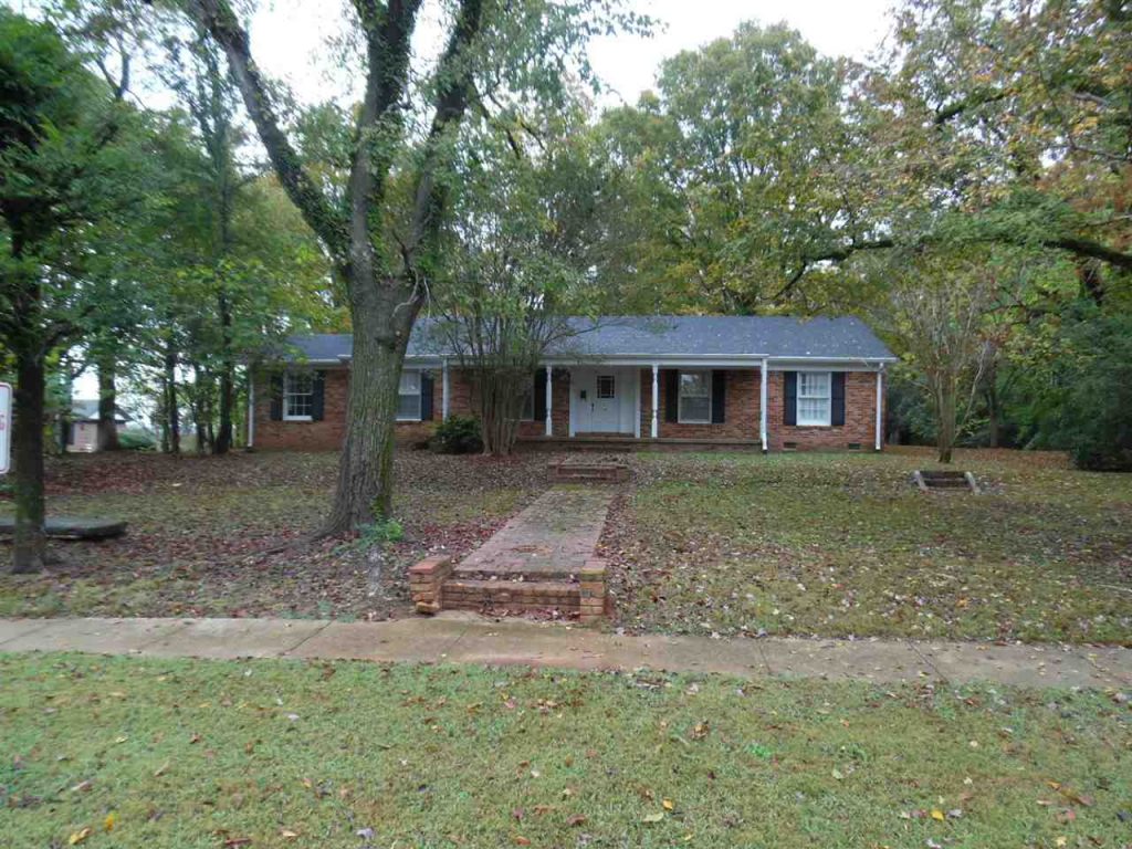 230 W main savannah tn